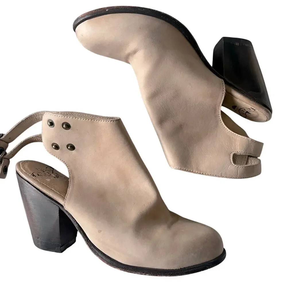 Smoke Bootie in Beige Freebird by Steven Color:Beige